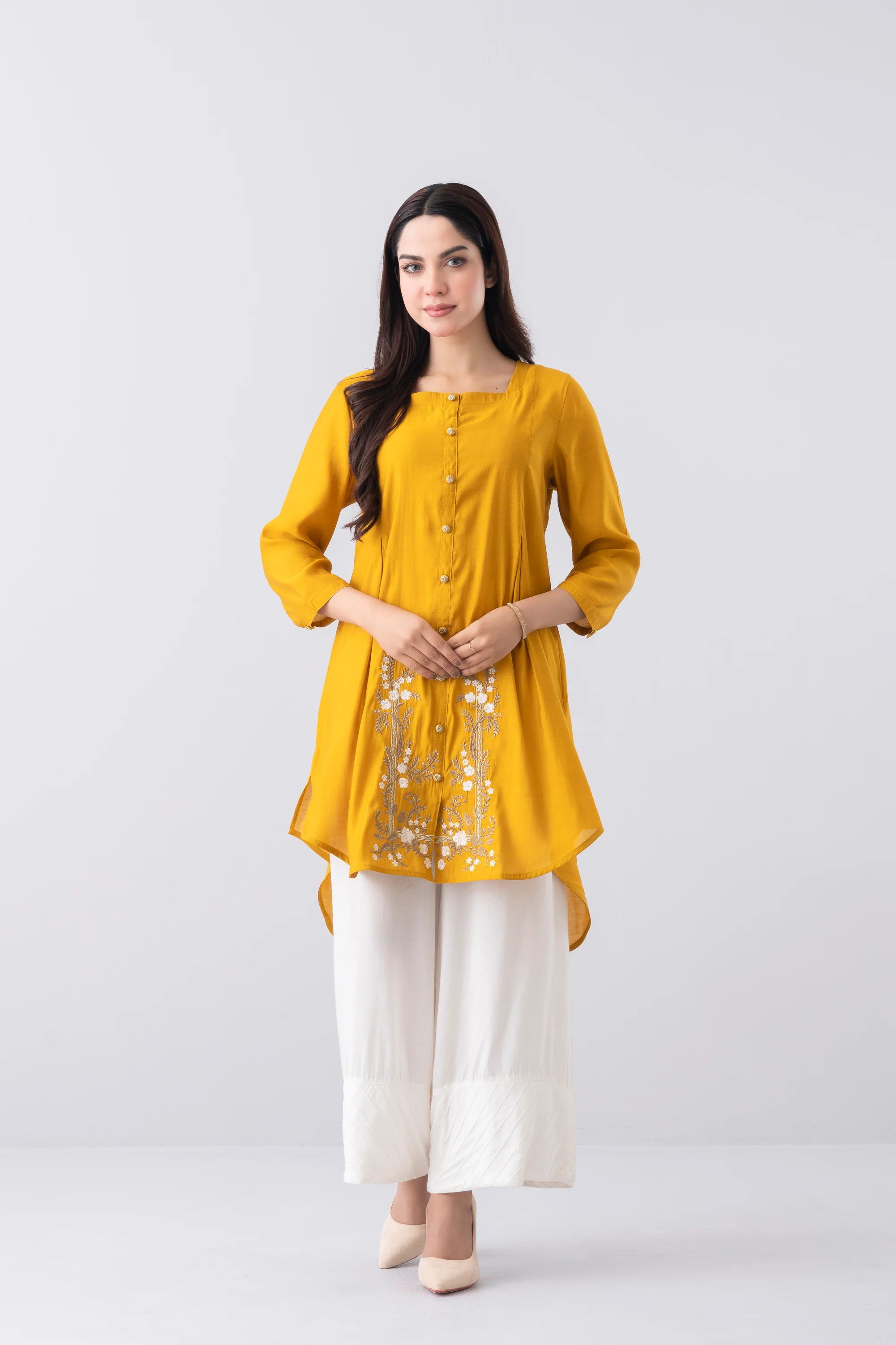 Relaxed Fit Embroidered Ethnic Kurti