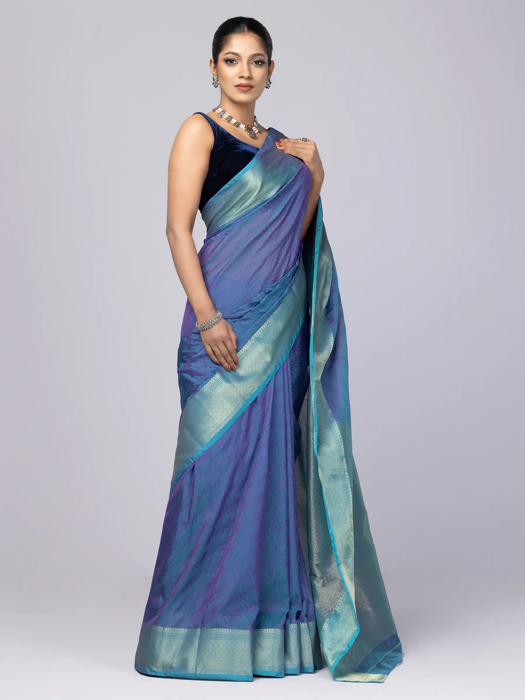 urple Dual Tone Sirajganj Blended Silk Opera Saree